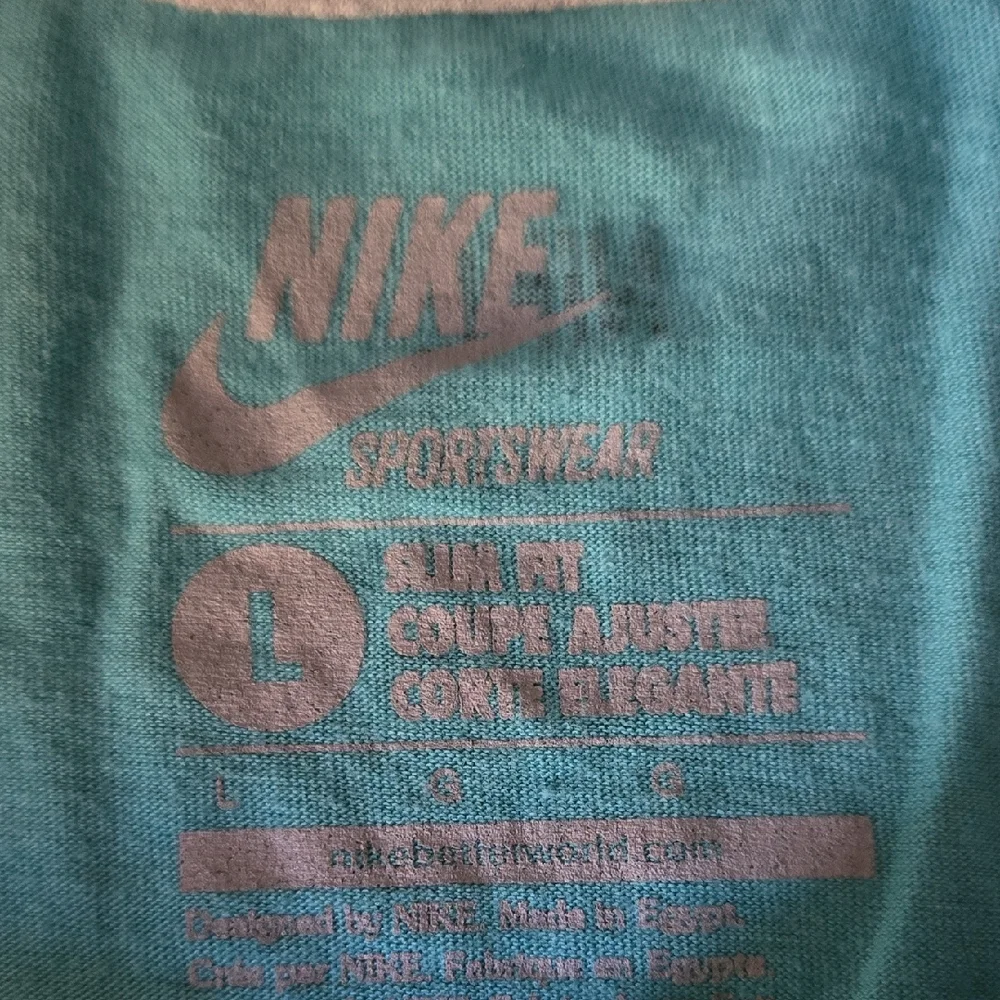 Nike Women's Aqua T-Shirt - Picture 4 of 4